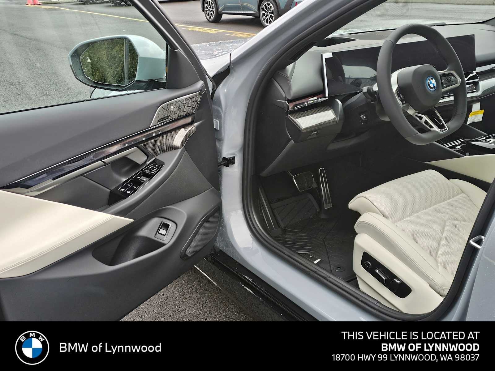 2026 BMW 550e xDrive 550e xDrive