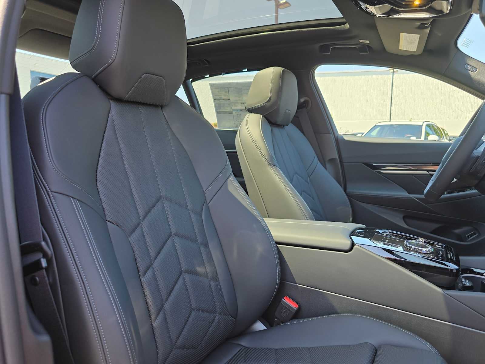 2026 BMW 5 Series 550e xDrive