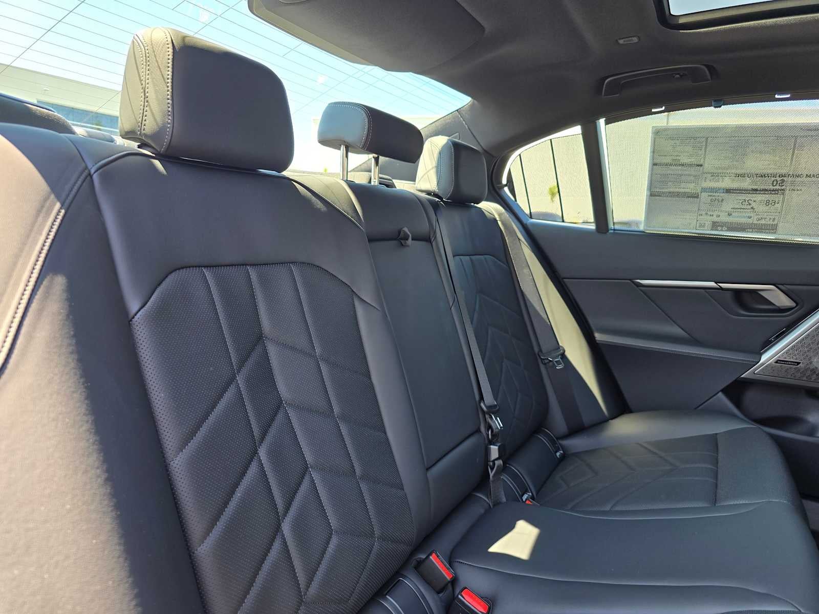 2026 BMW 5 Series 550e xDrive