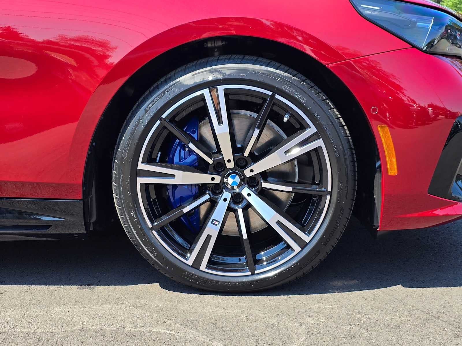 2026 BMW 5 Series 550e xDrive