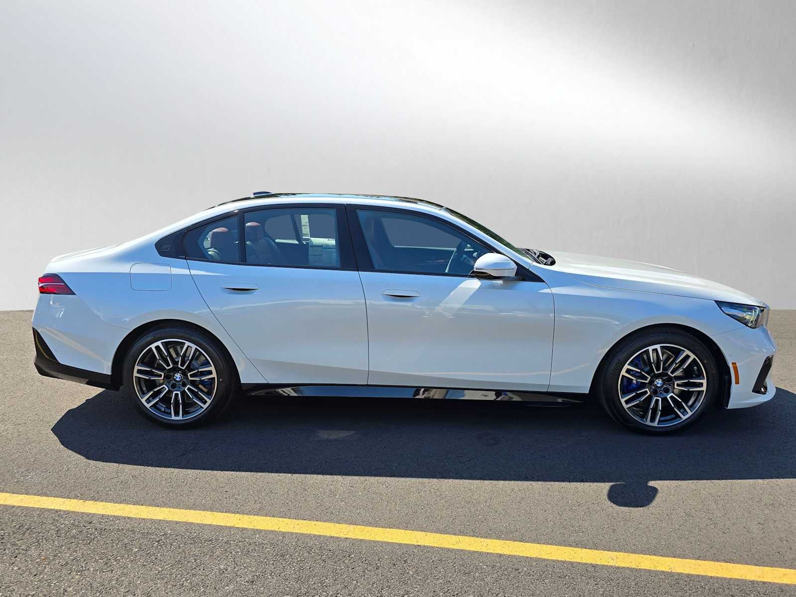 2026 BMW 5 Series 550e xDrive