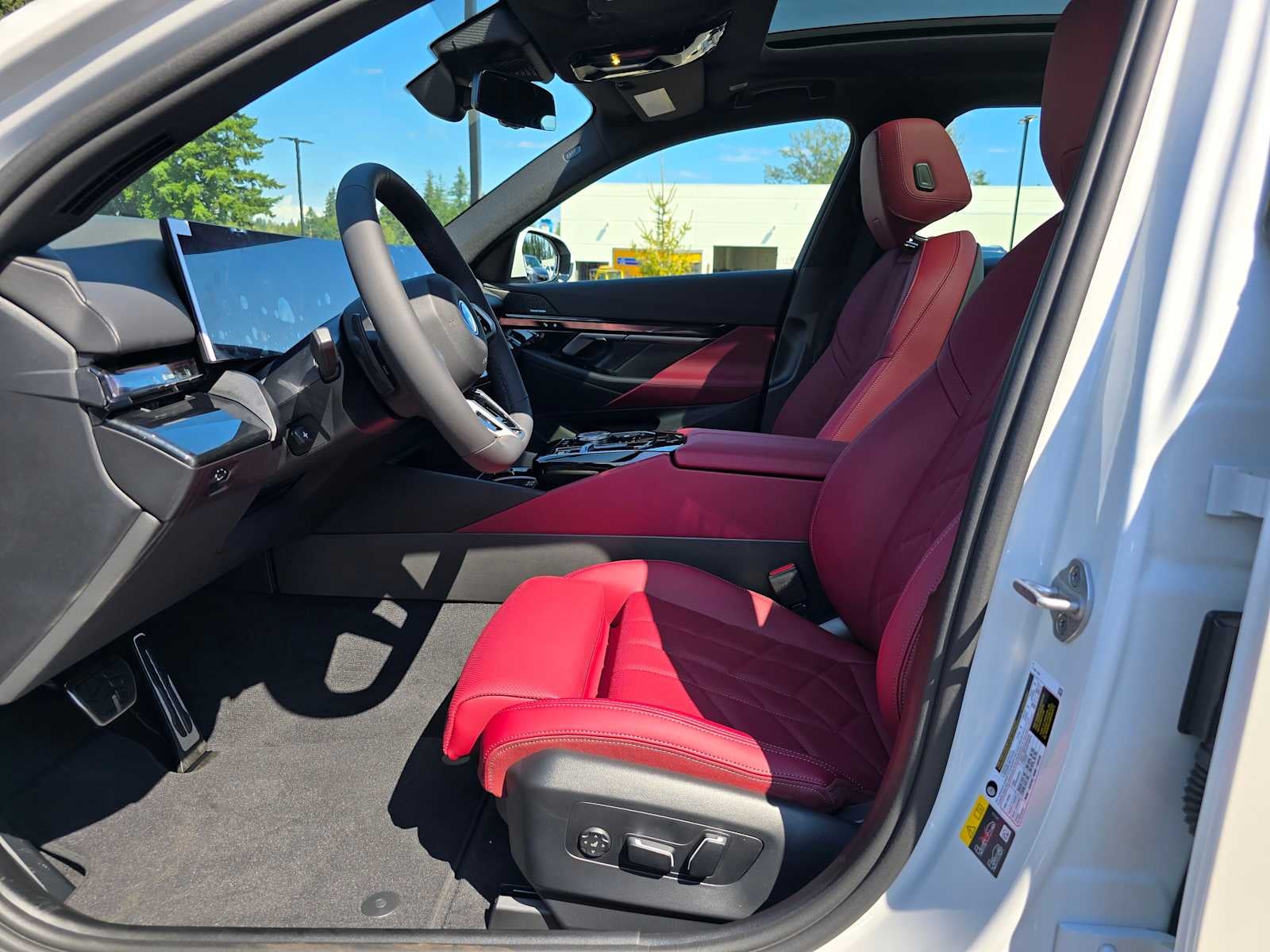 2026 BMW 5 Series 550e xDrive