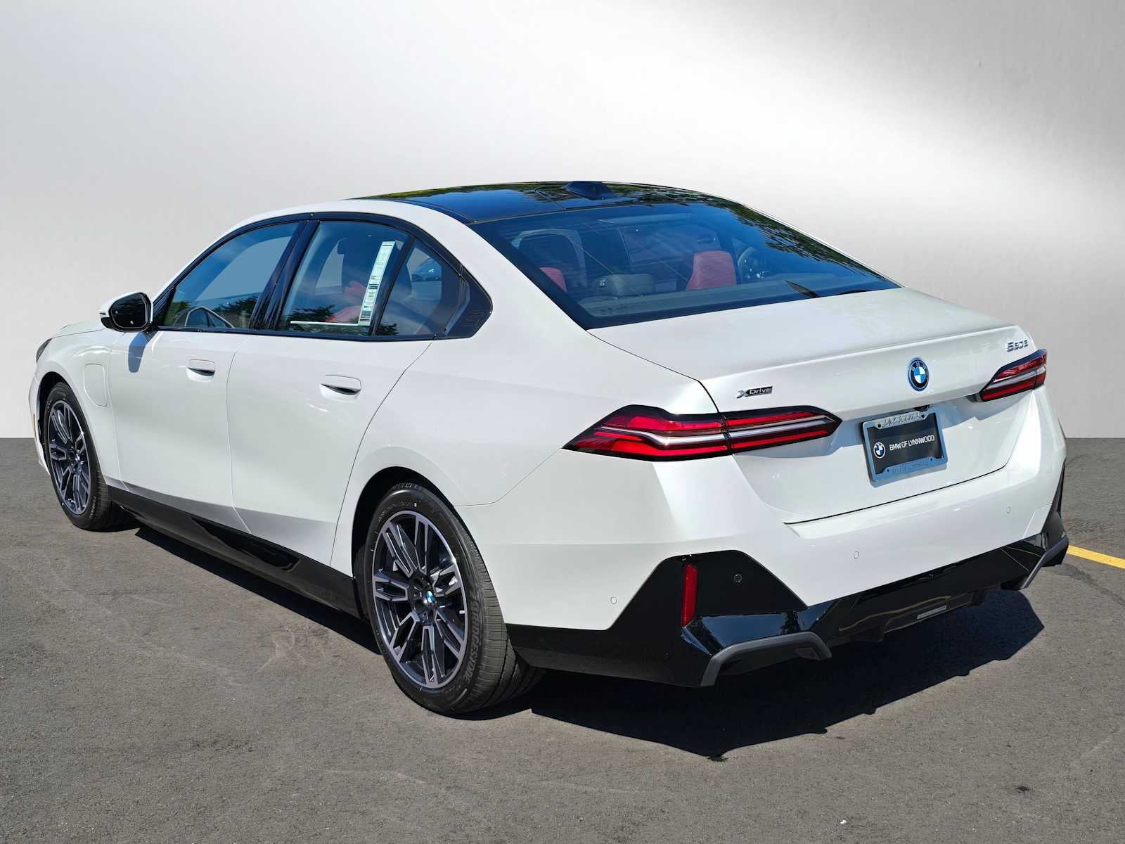 2026 BMW 5 Series 550e xDrive