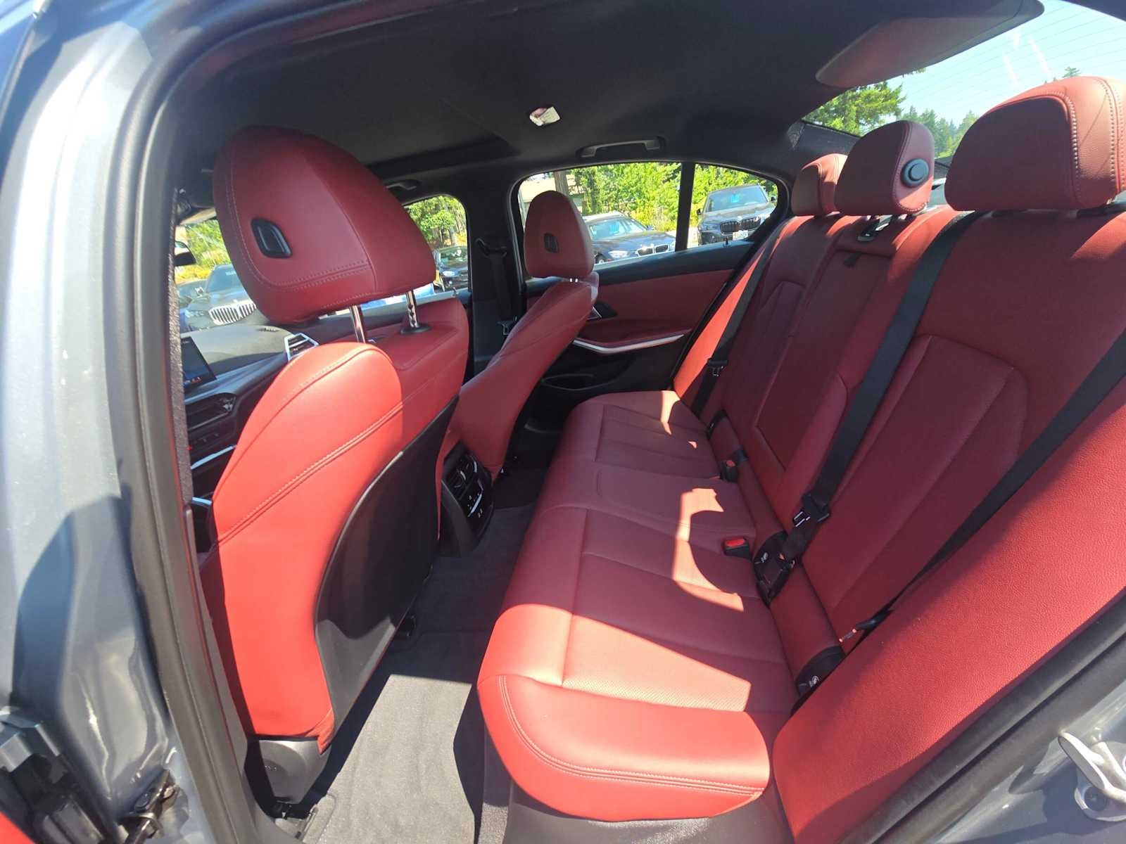 2025 BMW 3 Series 330i xDrive
