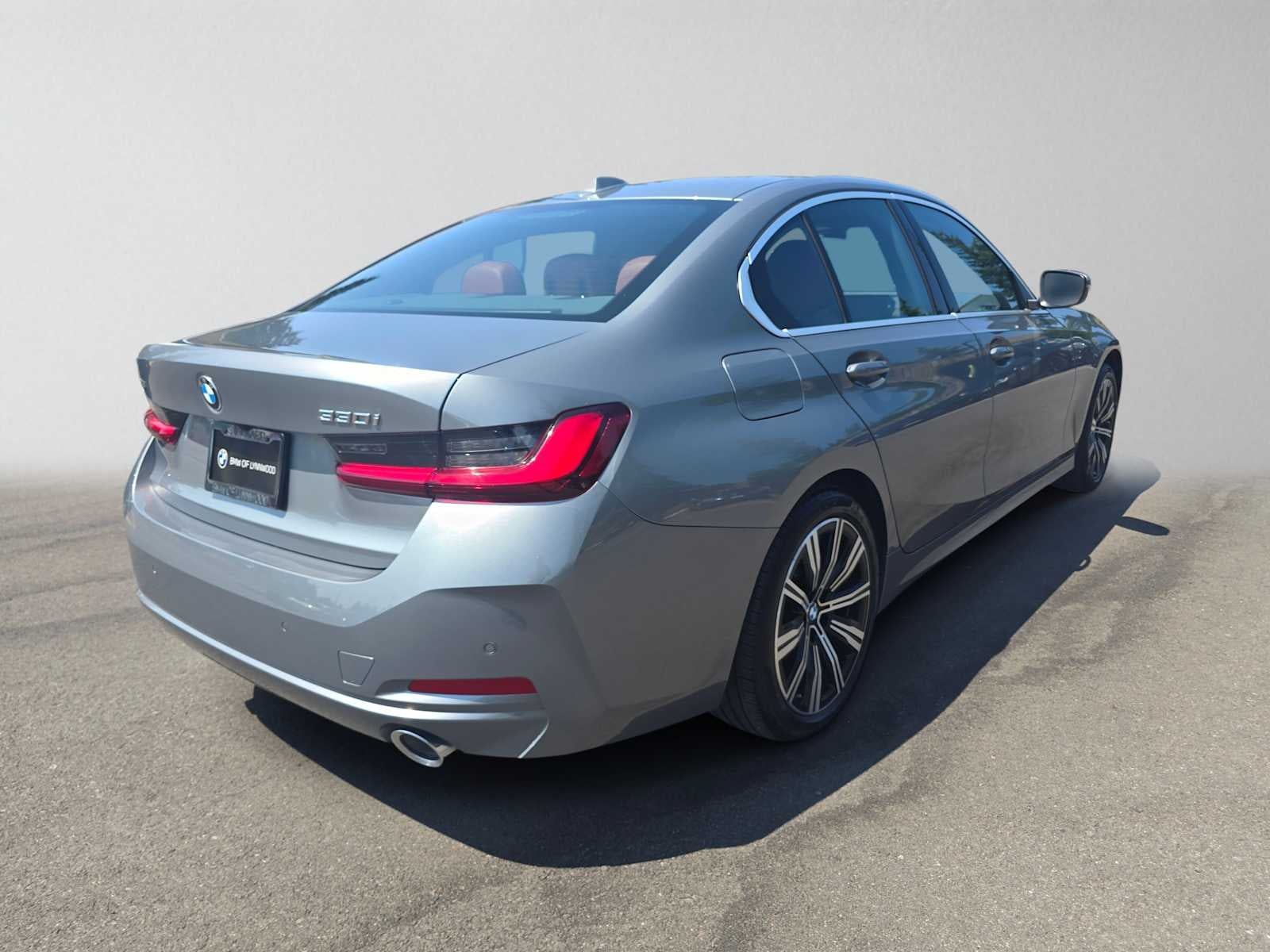 2025 BMW 3 Series 330i xDrive