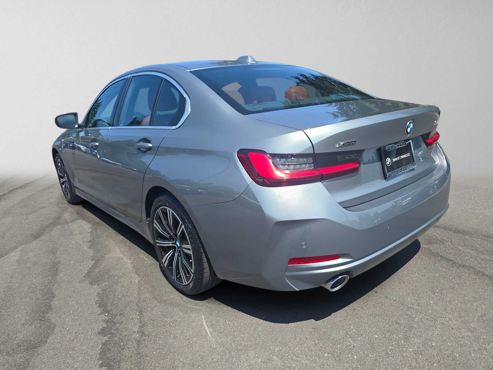 2025 BMW 3 Series 330i xDrive