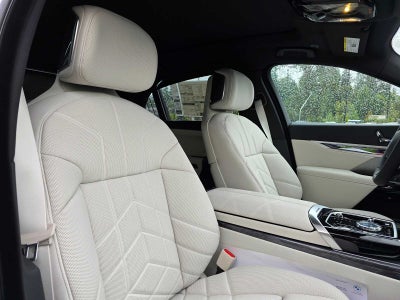 2025 BMW 7 Series 740i xDrive