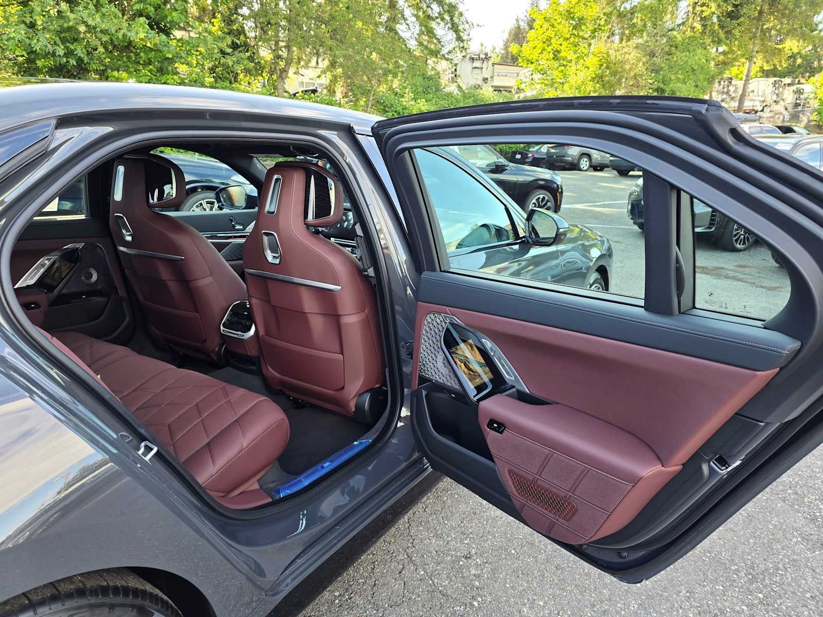 2025 BMW 7 Series 750e xDrive