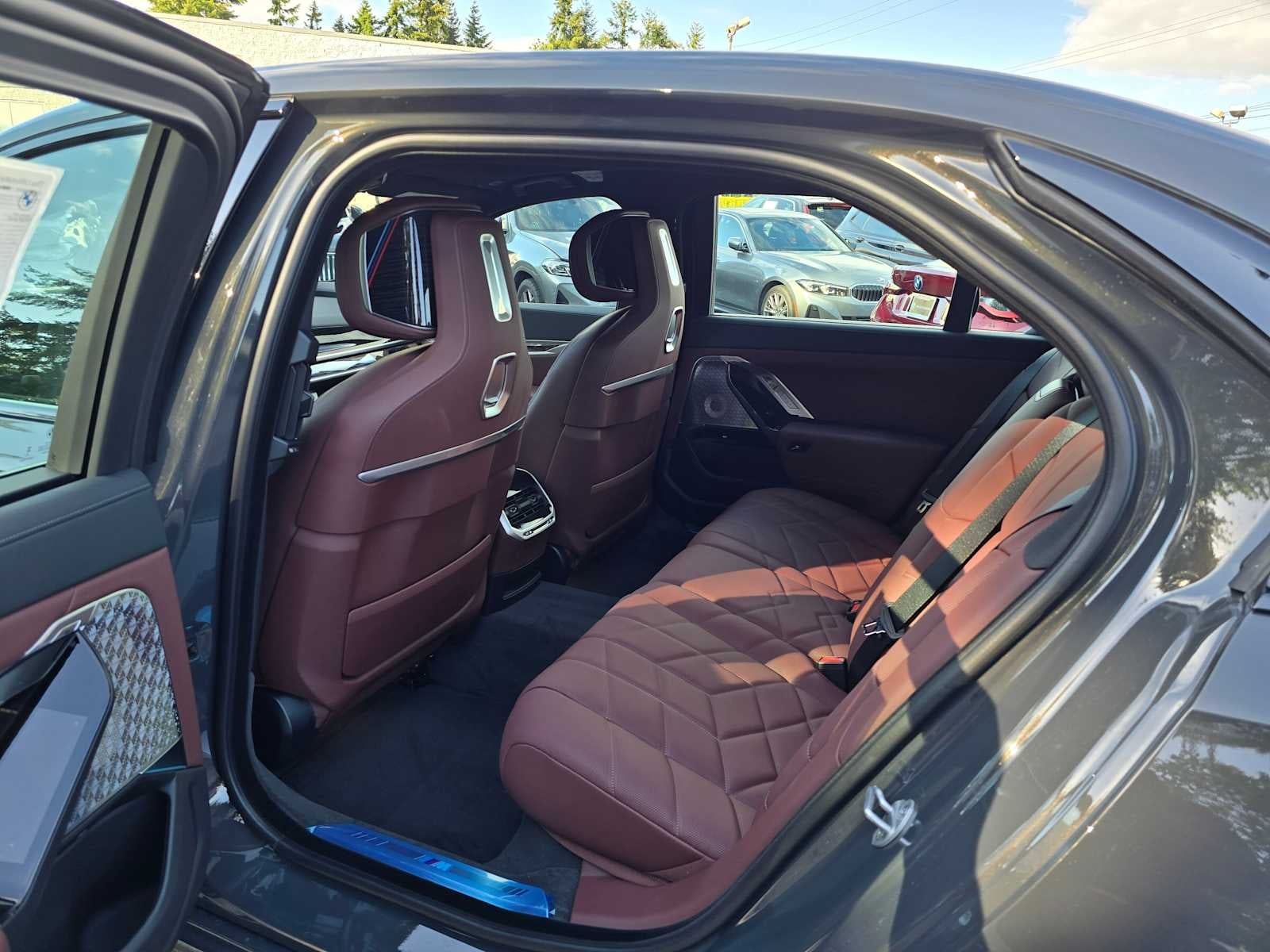 2025 BMW 7 Series 750e xDrive