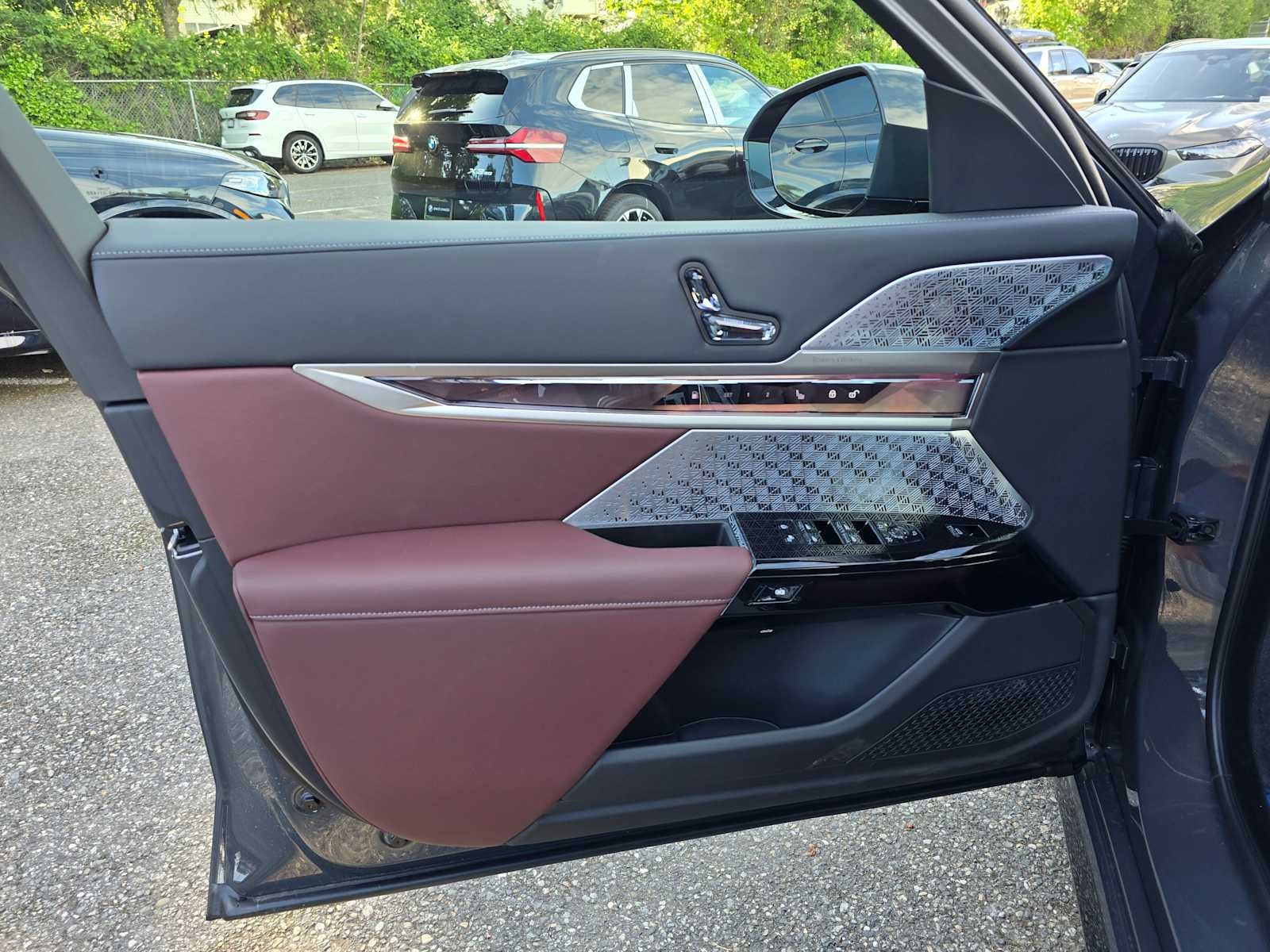 2025 BMW 7 Series 750e xDrive