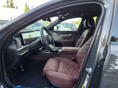2025 BMW 7 Series 750e xDrive