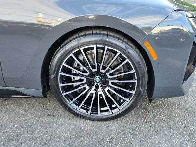2025 BMW 7 Series 750e xDrive
