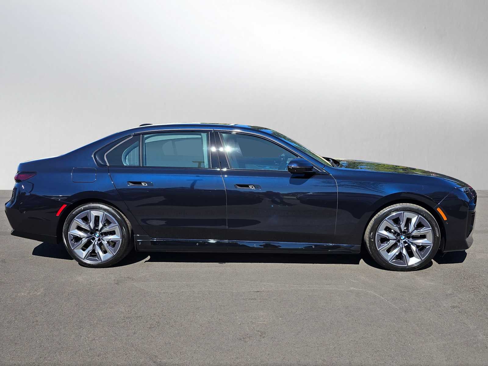 2025 BMW 7 Series 750e xDrive