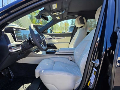 2025 BMW 7 Series 750e xDrive