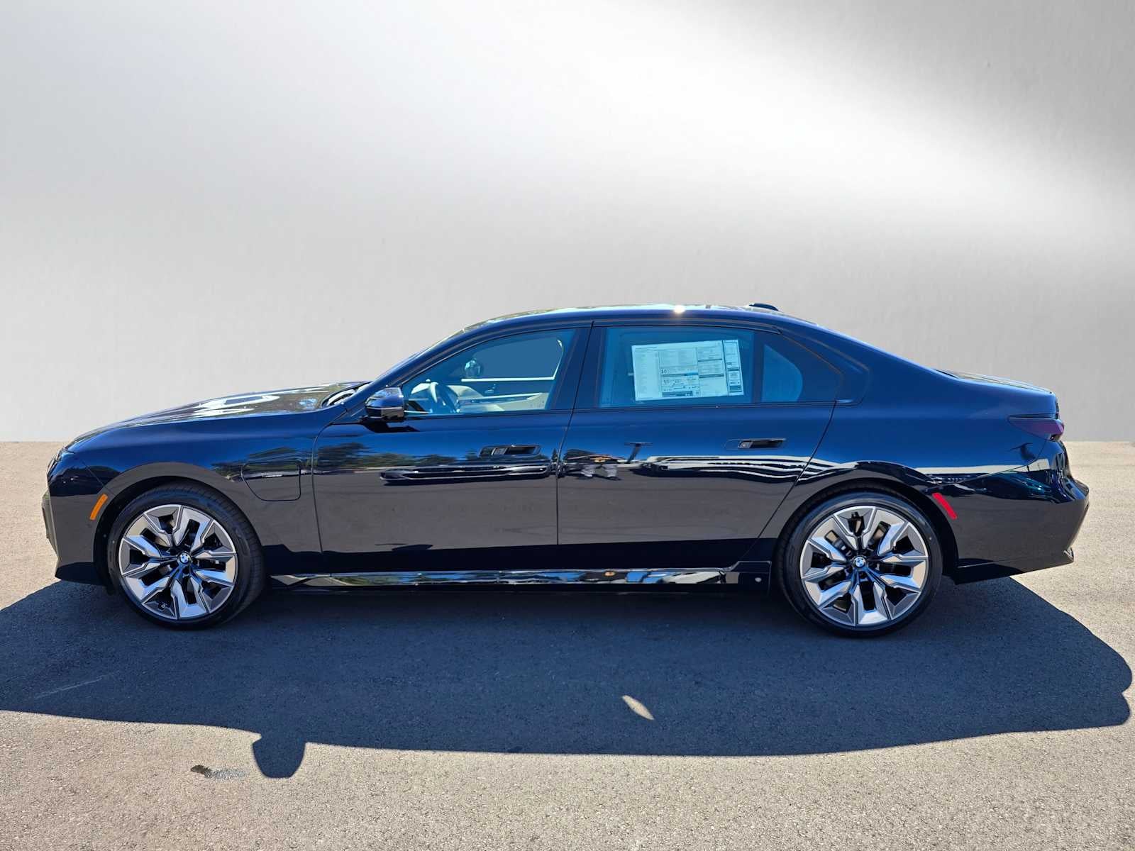 2025 BMW 7 Series 750e xDrive