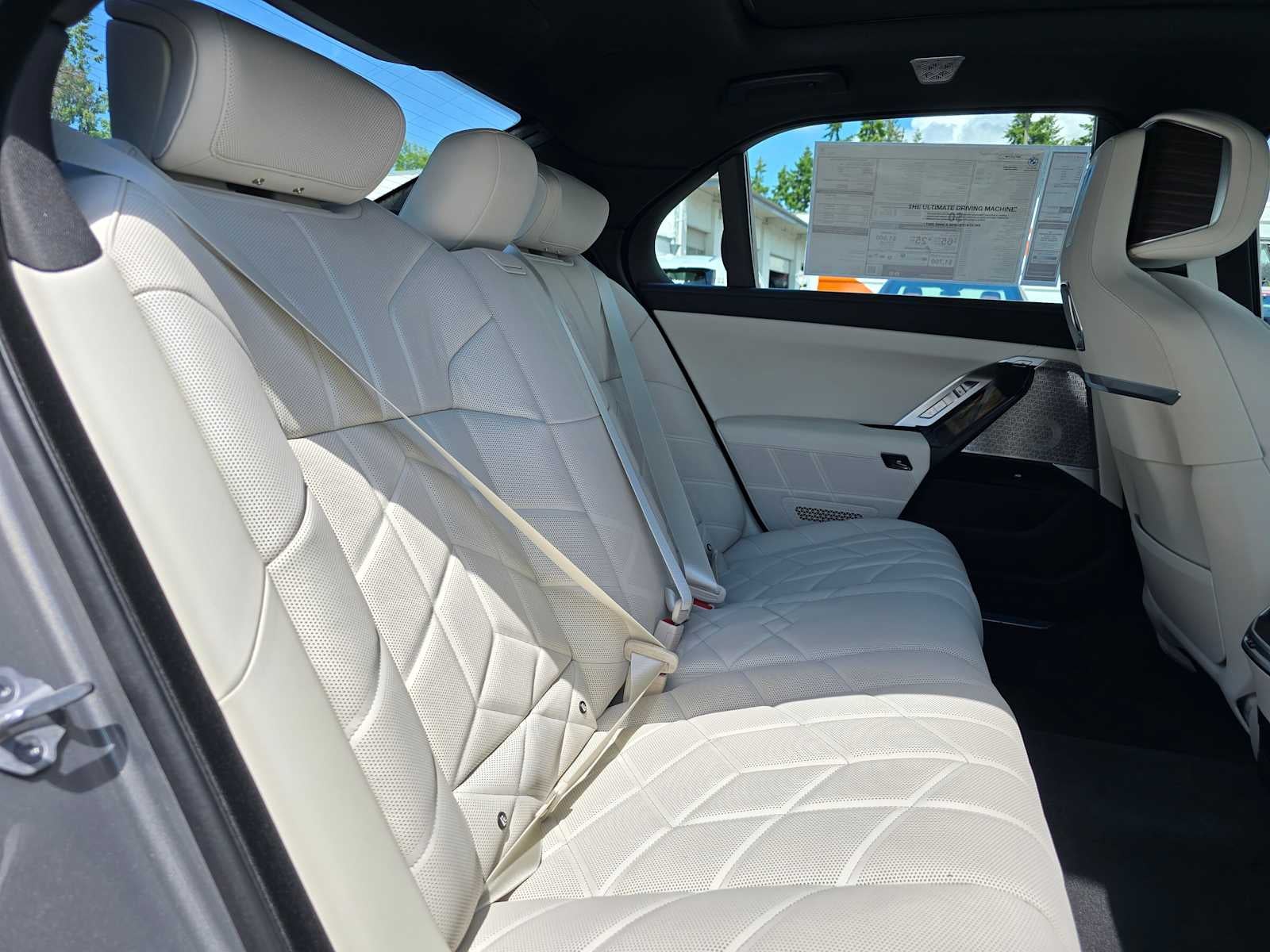 2025 BMW 7 Series 750e xDrive