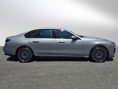 2025 BMW 7 Series 750e xDrive