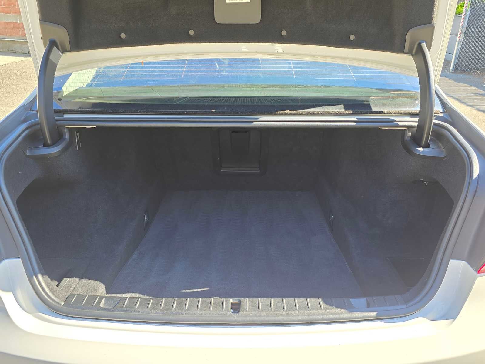 2018 BMW 750i 750i