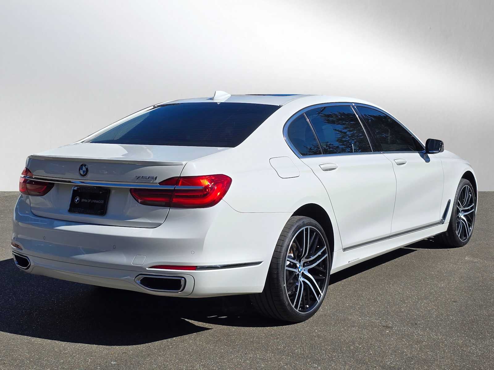 2018 BMW 750i 750i