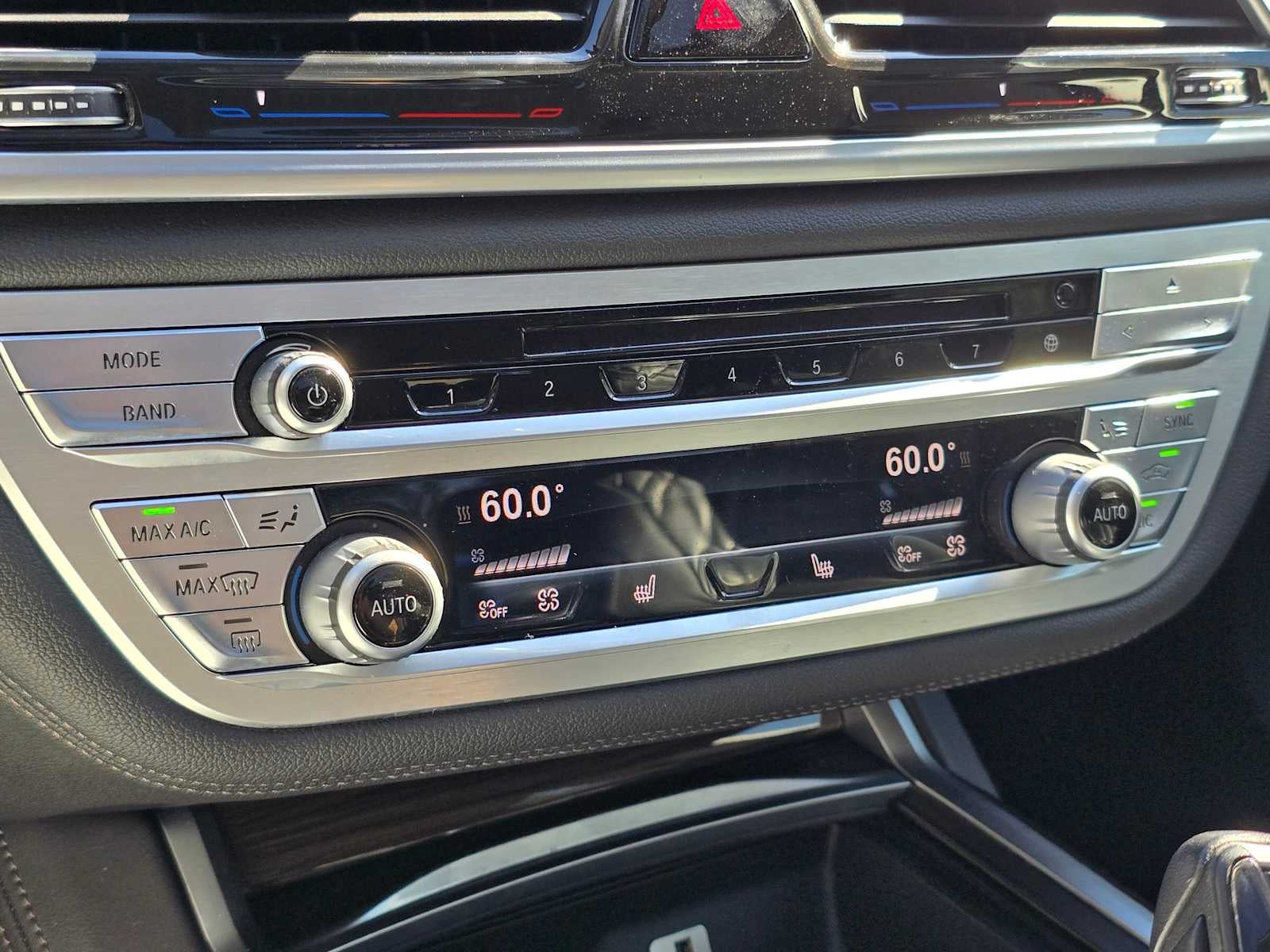 2018 BMW 750i 750i