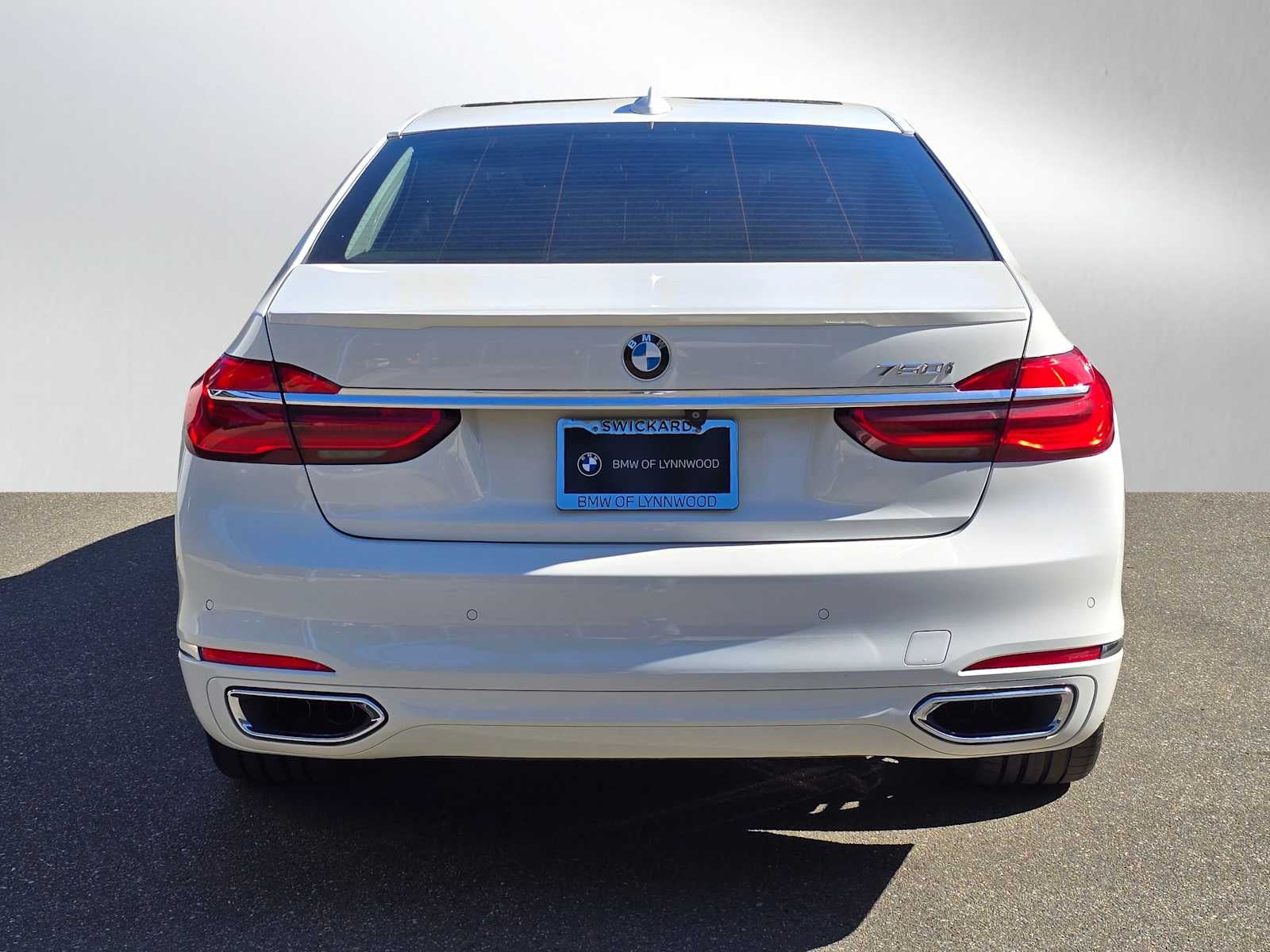 2018 BMW 750i 750i