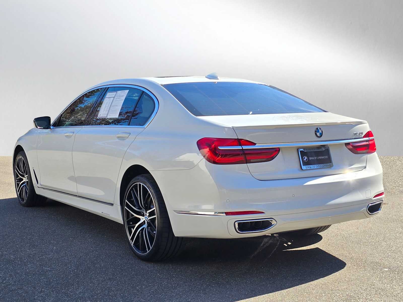 2018 BMW 750i 750i