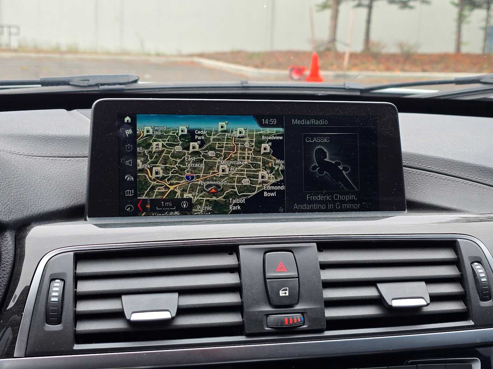 2018 BMW 3 Series 330i xDrive