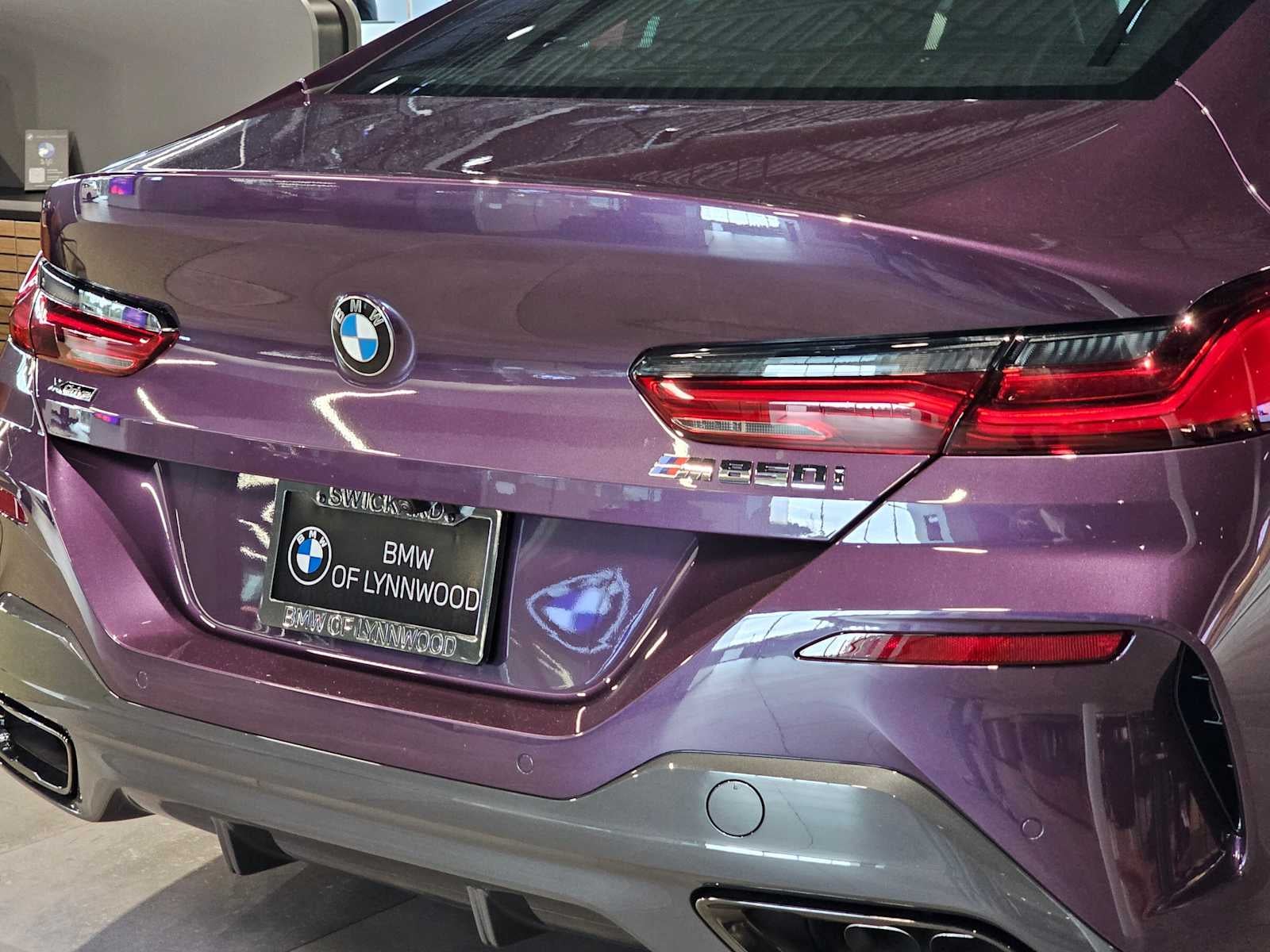 2026 BMW 8 Series M850i