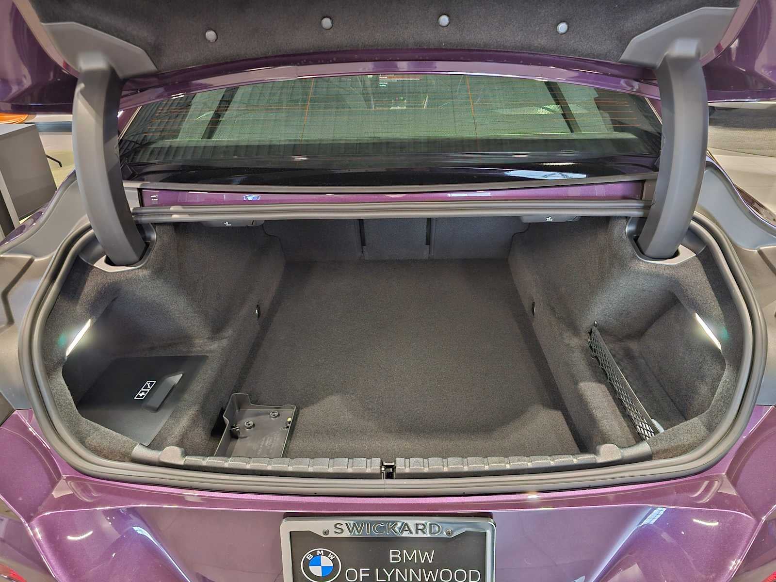 2026 BMW 8 Series M850i