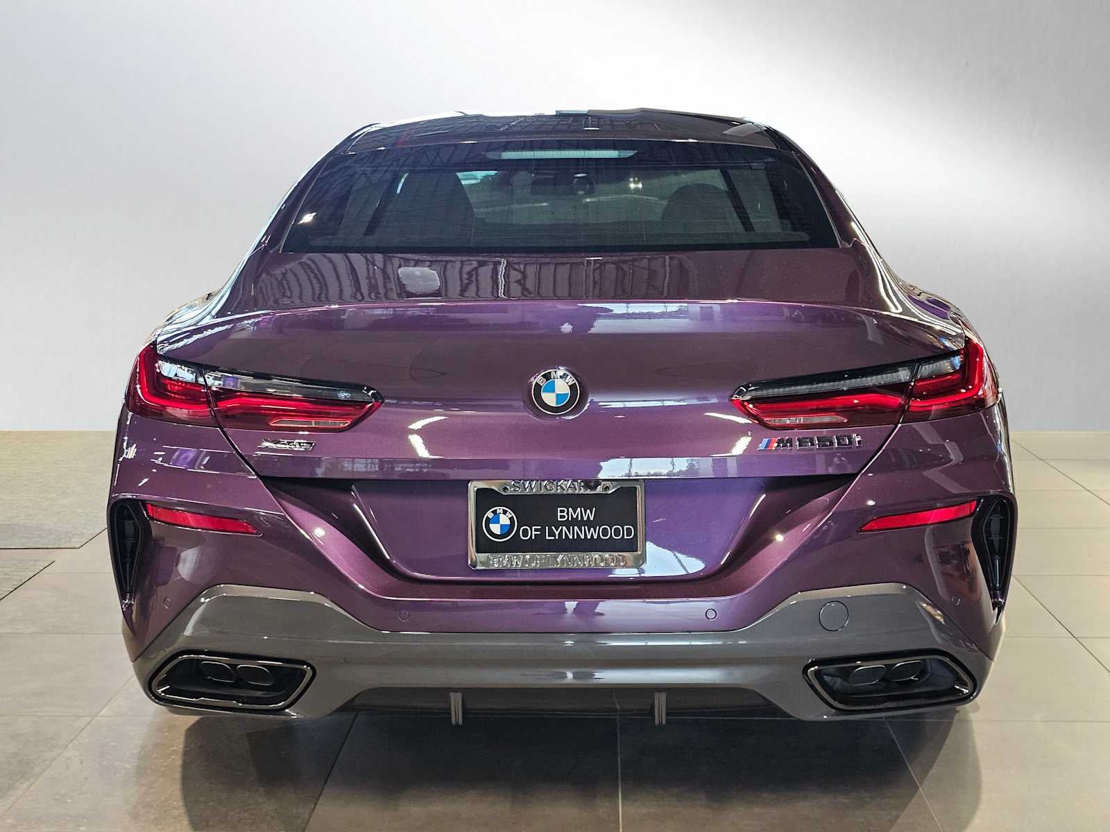 2026 BMW 8 Series M850i