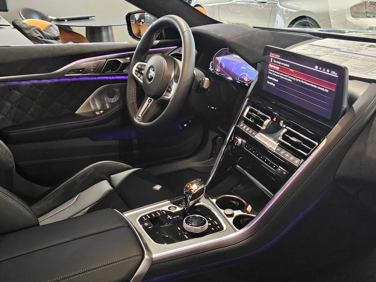 2026 BMW 8 Series M850i