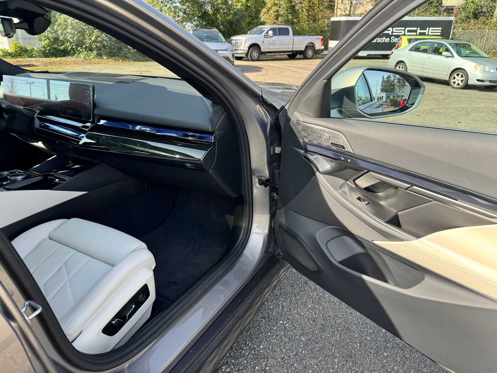 2025 BMW i5 xDrive40