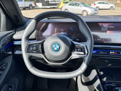 2025 BMW i5 xDrive40