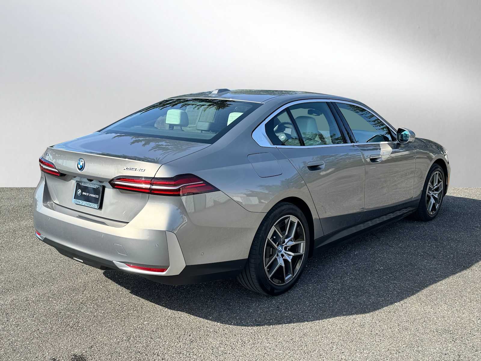 2025 BMW i5 xDrive40