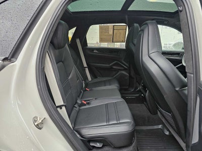 2025 Porsche Cayenne GTS