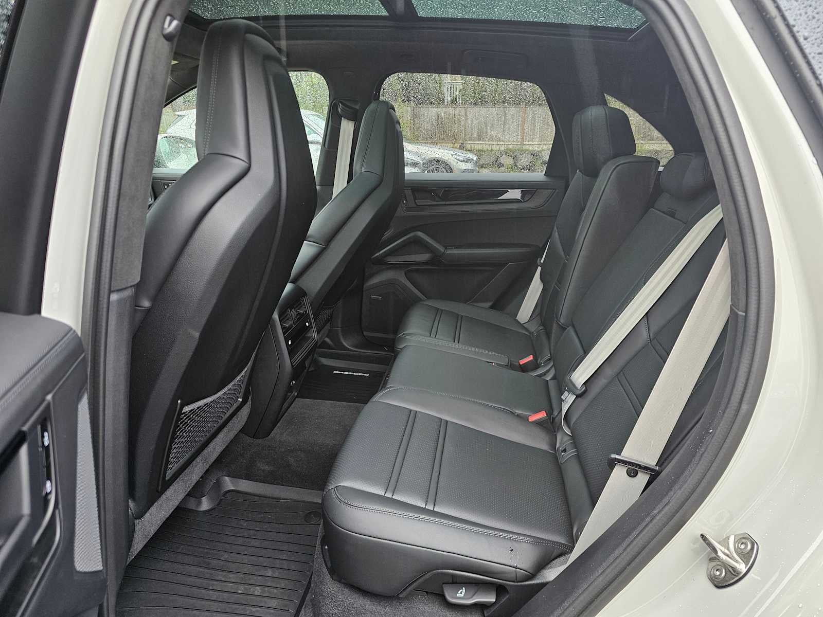 2025 Porsche Cayenne GTS