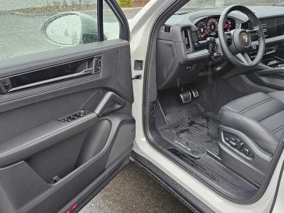 2025 Porsche Cayenne GTS