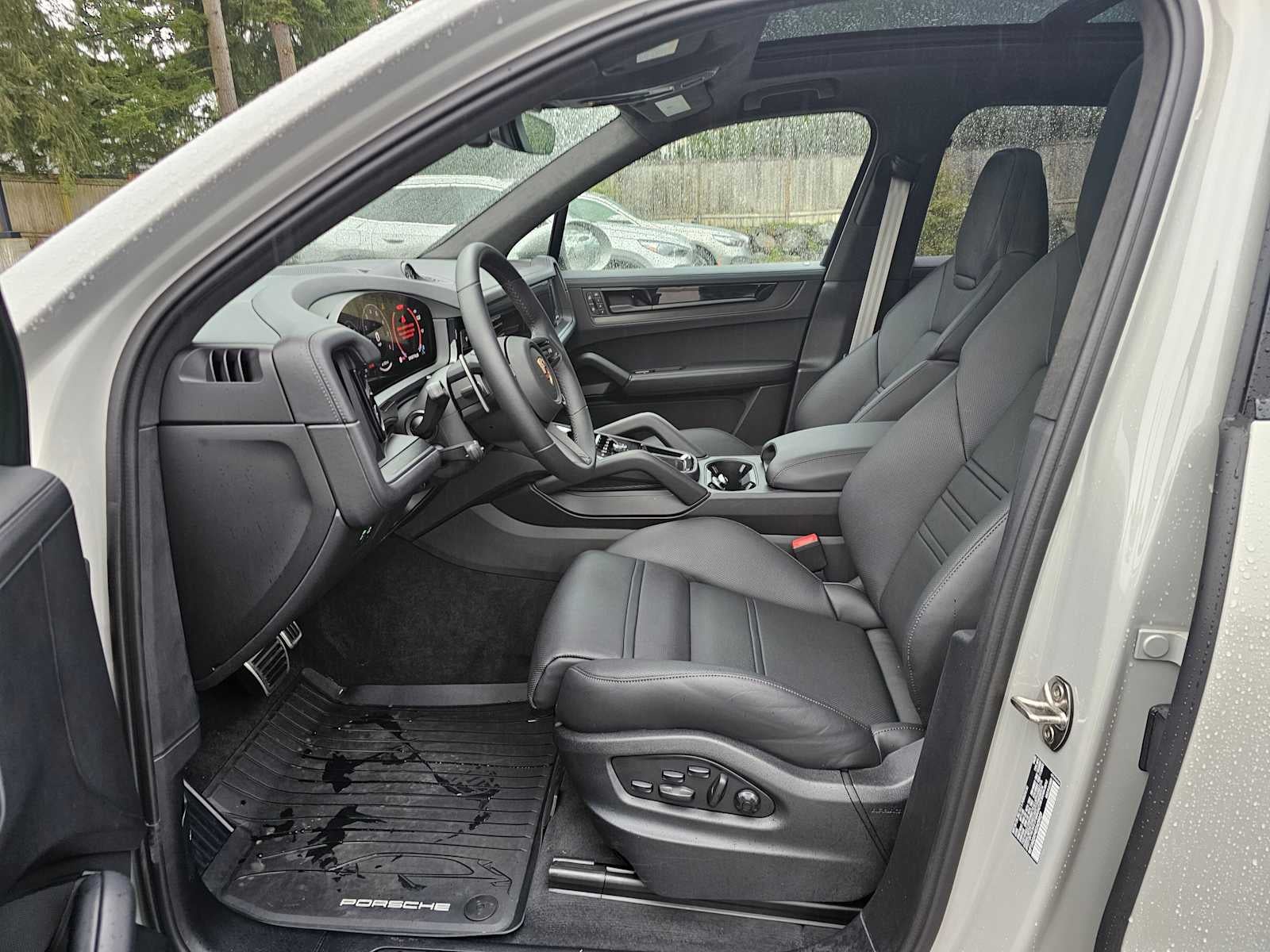 2025 Porsche Cayenne GTS