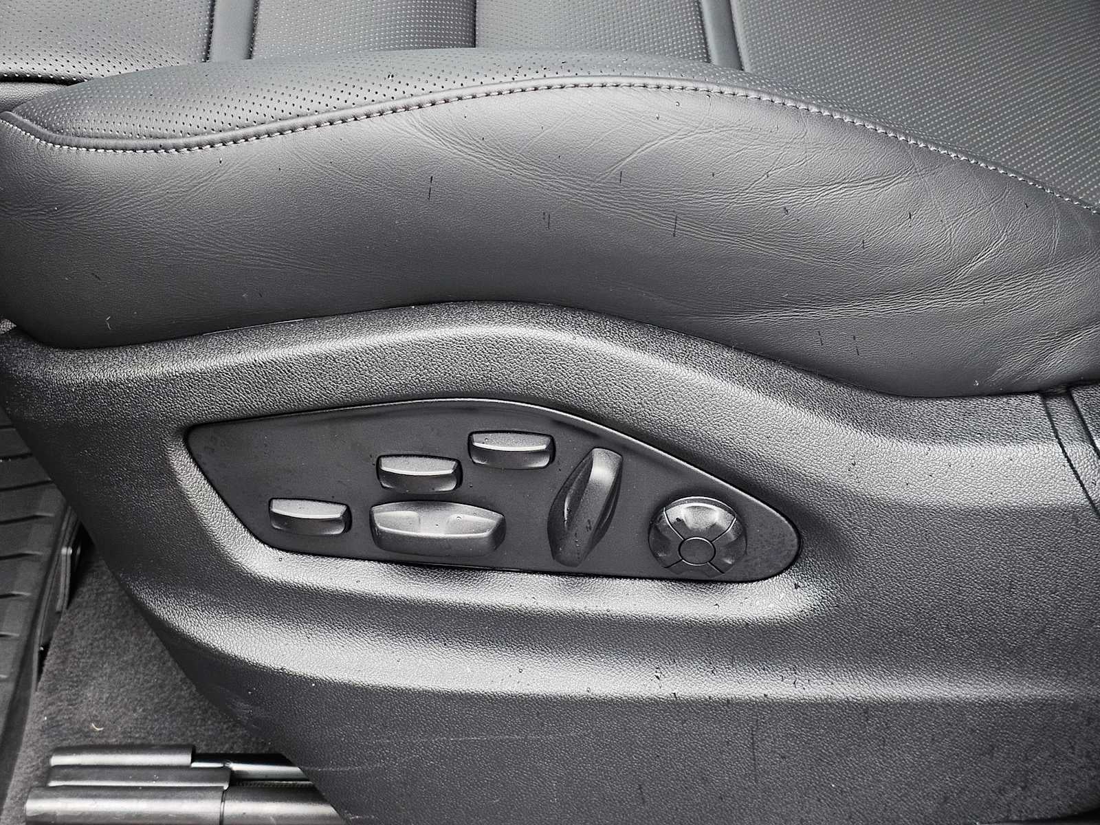 2025 Porsche Cayenne GTS