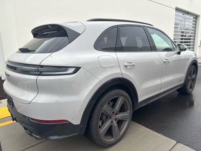 2025 Porsche Cayenne GTS