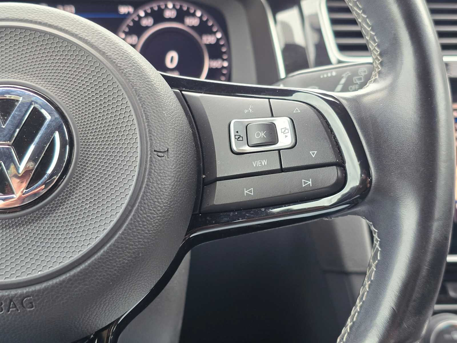 2019 Volkswagen Golf R 2.0T DSG w/DCC/Nav