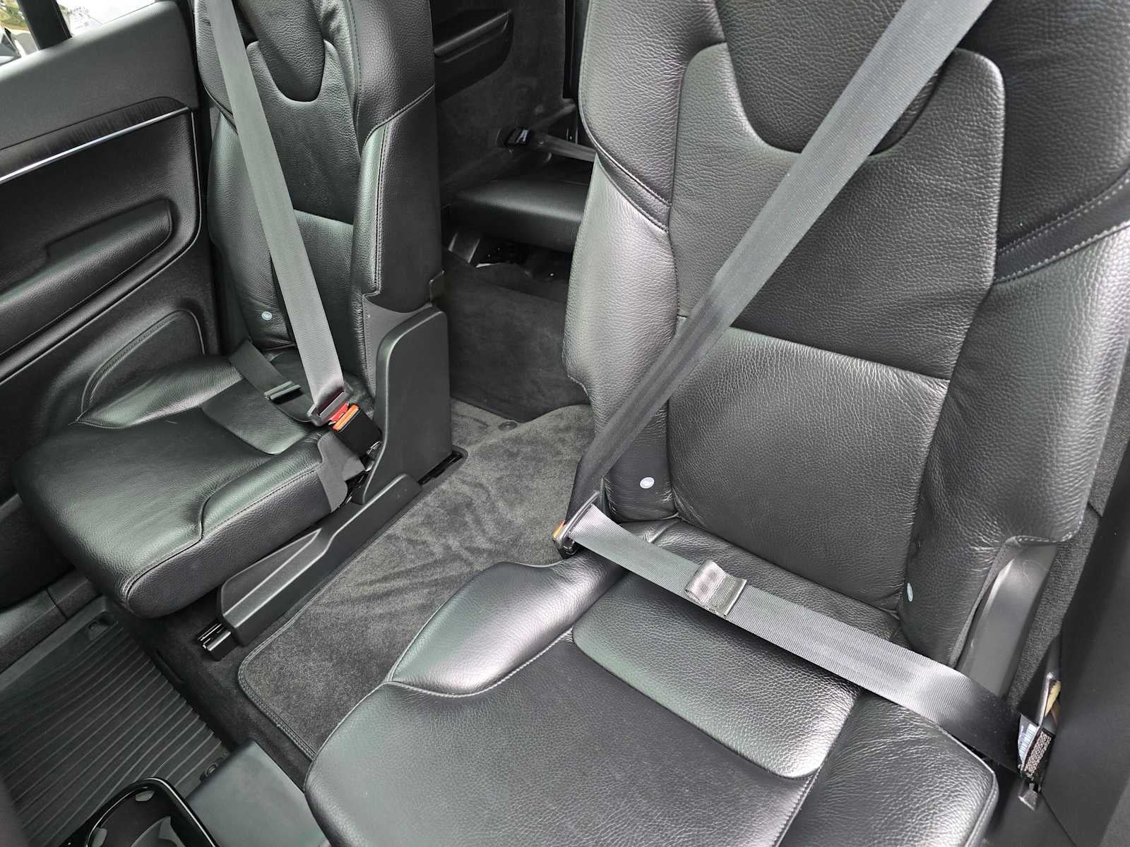 2020 Volvo XC90 Momentum