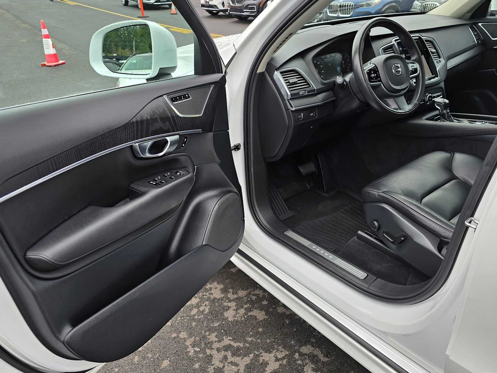 2020 Volvo XC90 Momentum