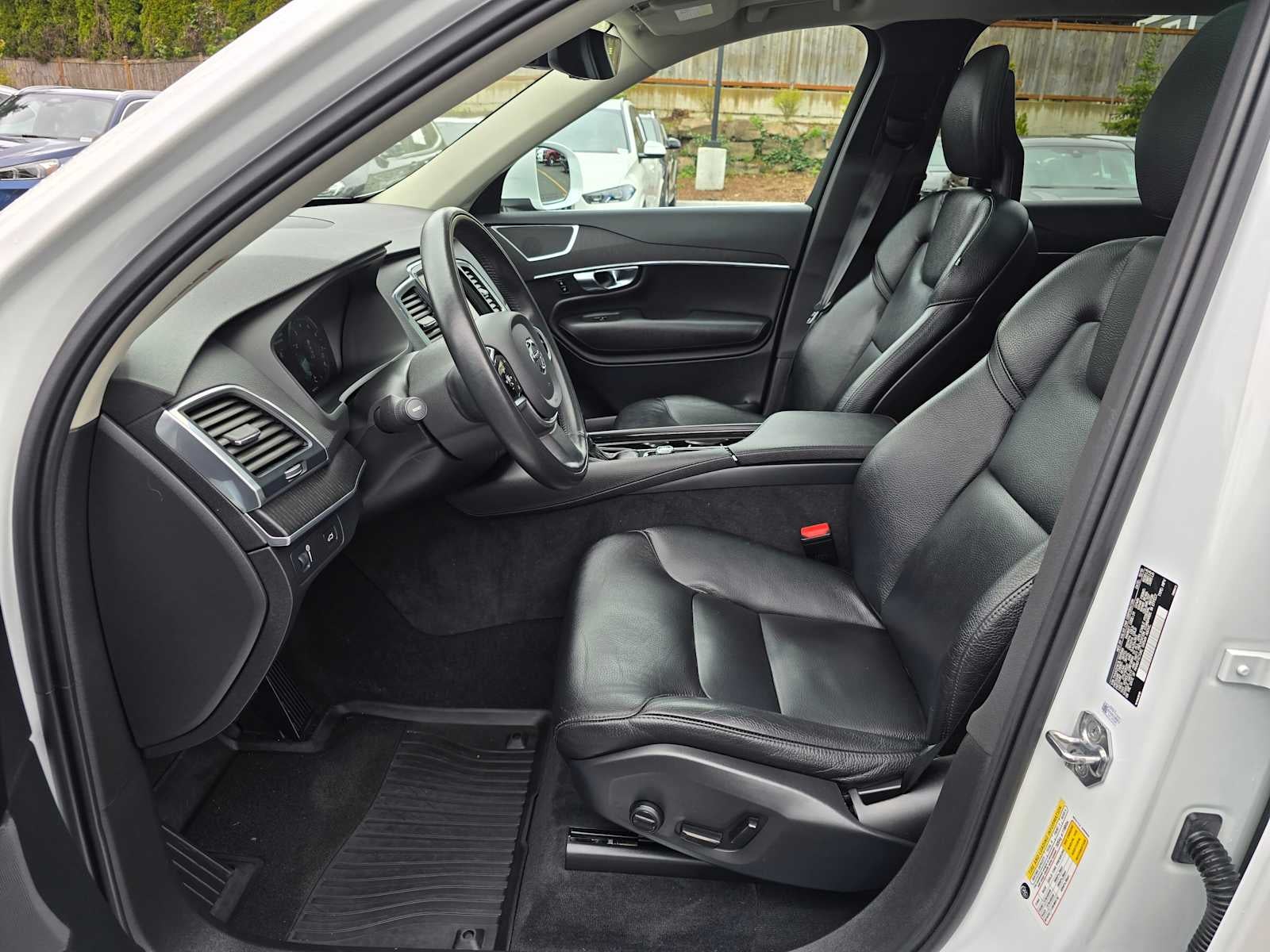 2020 Volvo XC90 Momentum