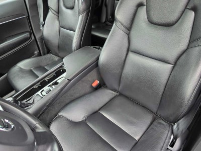 2020 Volvo XC90 Momentum