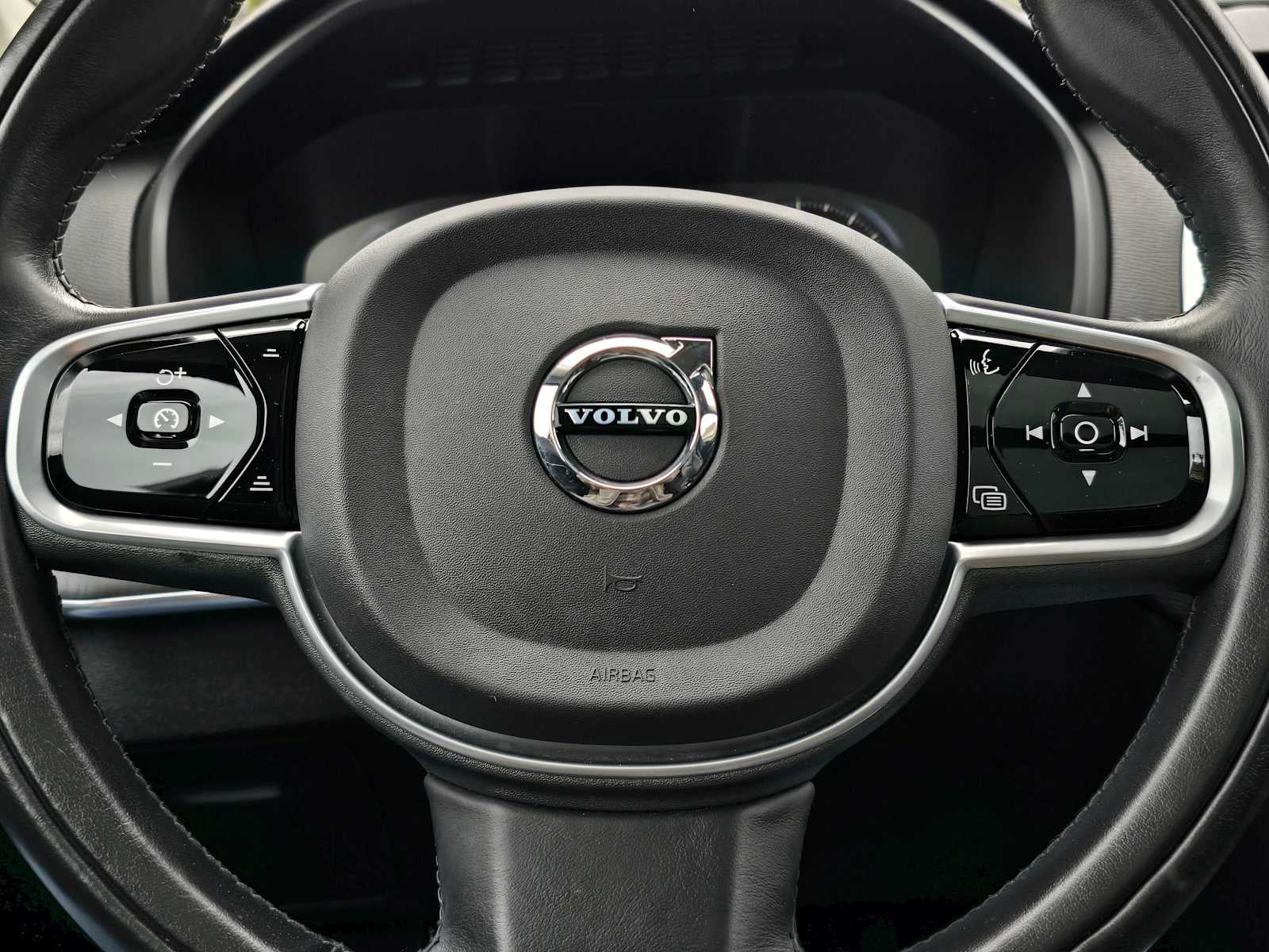 2020 Volvo XC90 Momentum