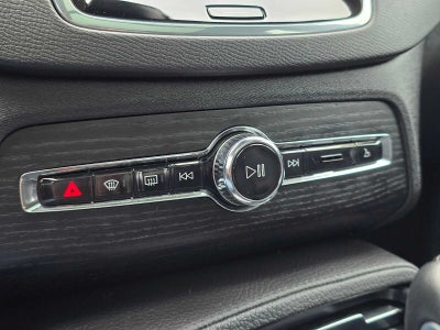 2020 Volvo XC90 Momentum