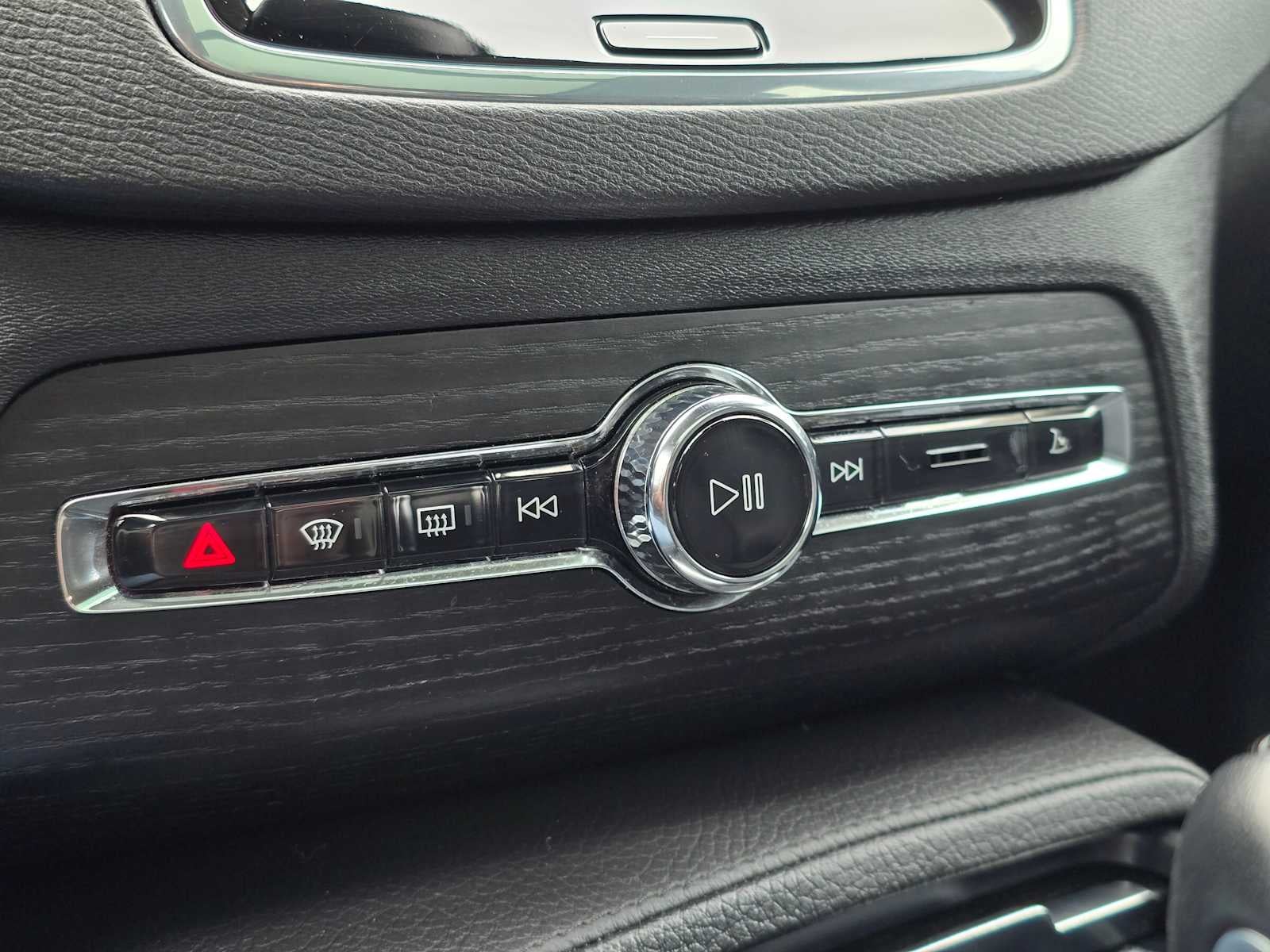 2020 Volvo XC90 Momentum