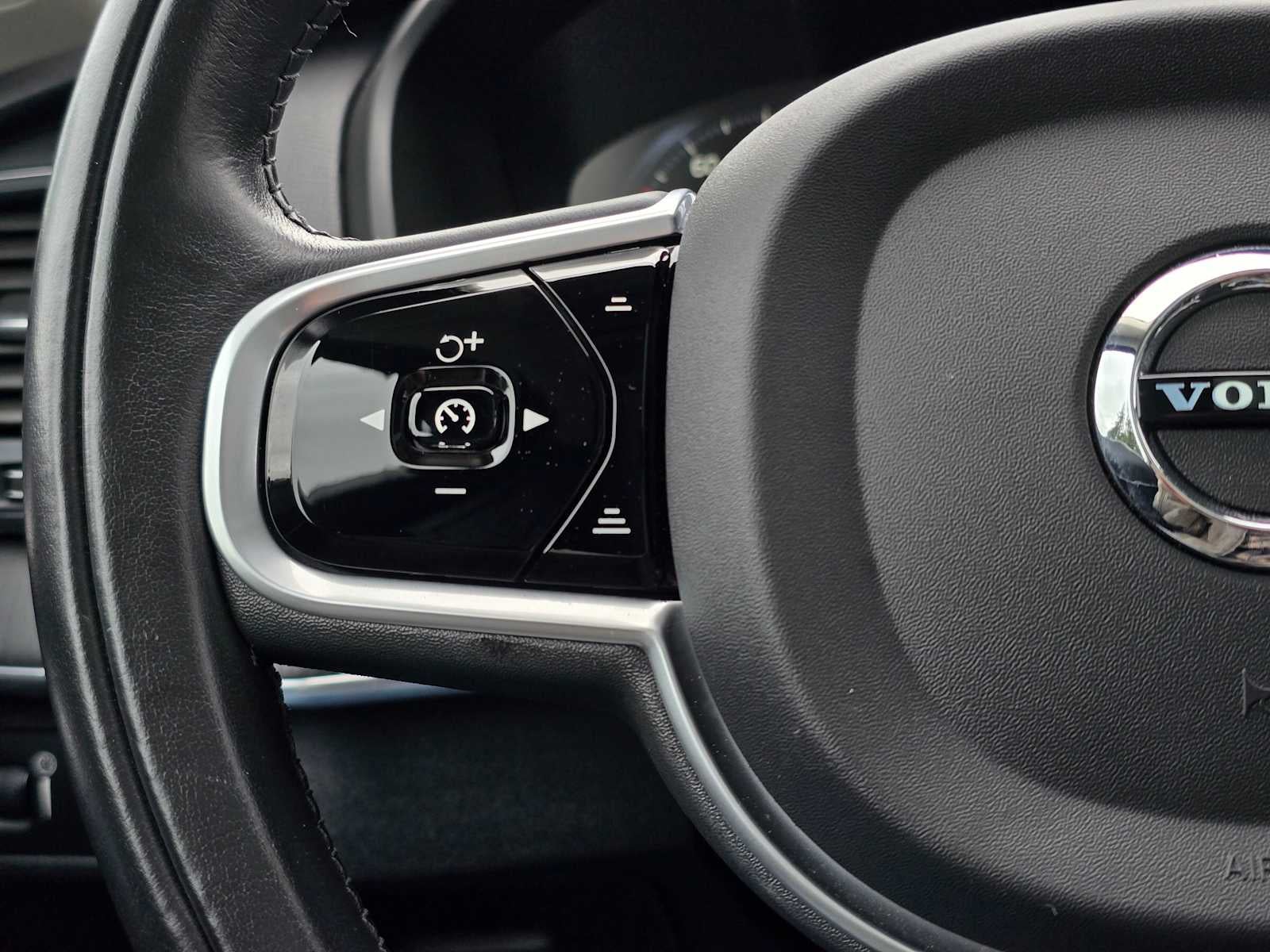 2020 Volvo XC90 Momentum