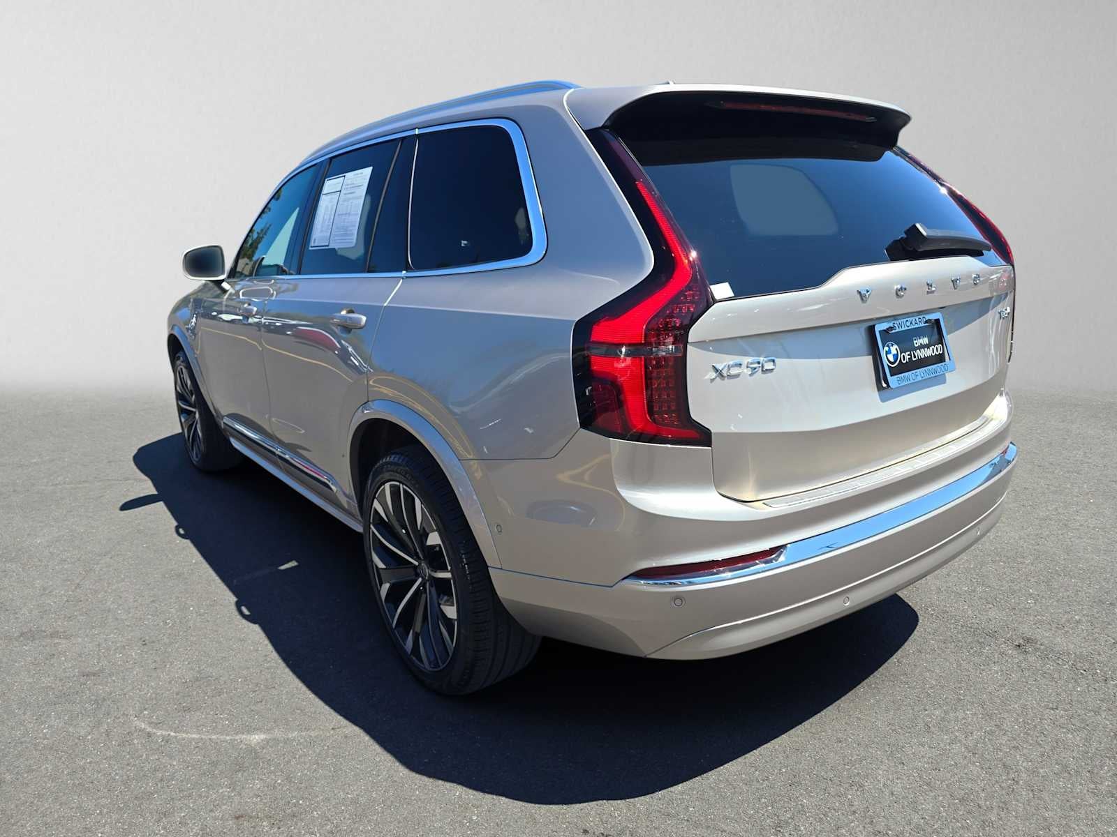 2026 Volvo XC90 Plug-In Hybrid Plus